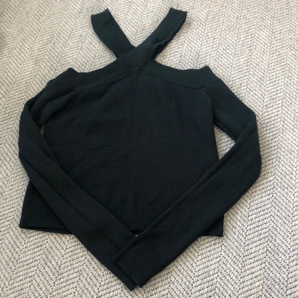 Lulu's Black Crisscross Cold-Shoulder Ribbed Sweater